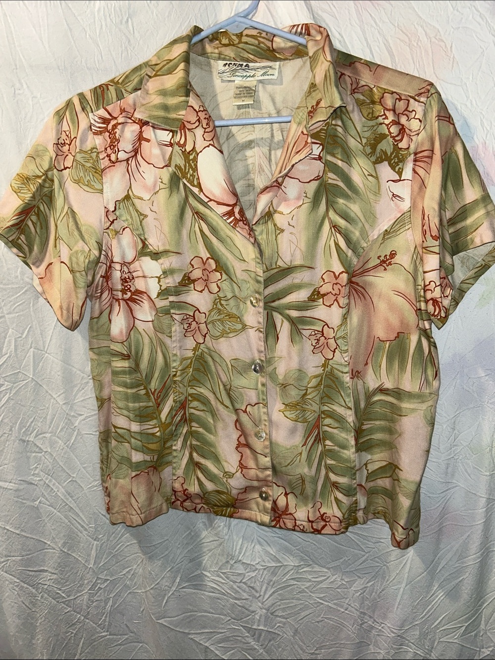 Tropical Floral Short Sleeve Button-Down Shirt - Pink & Green size medium. 💯silk